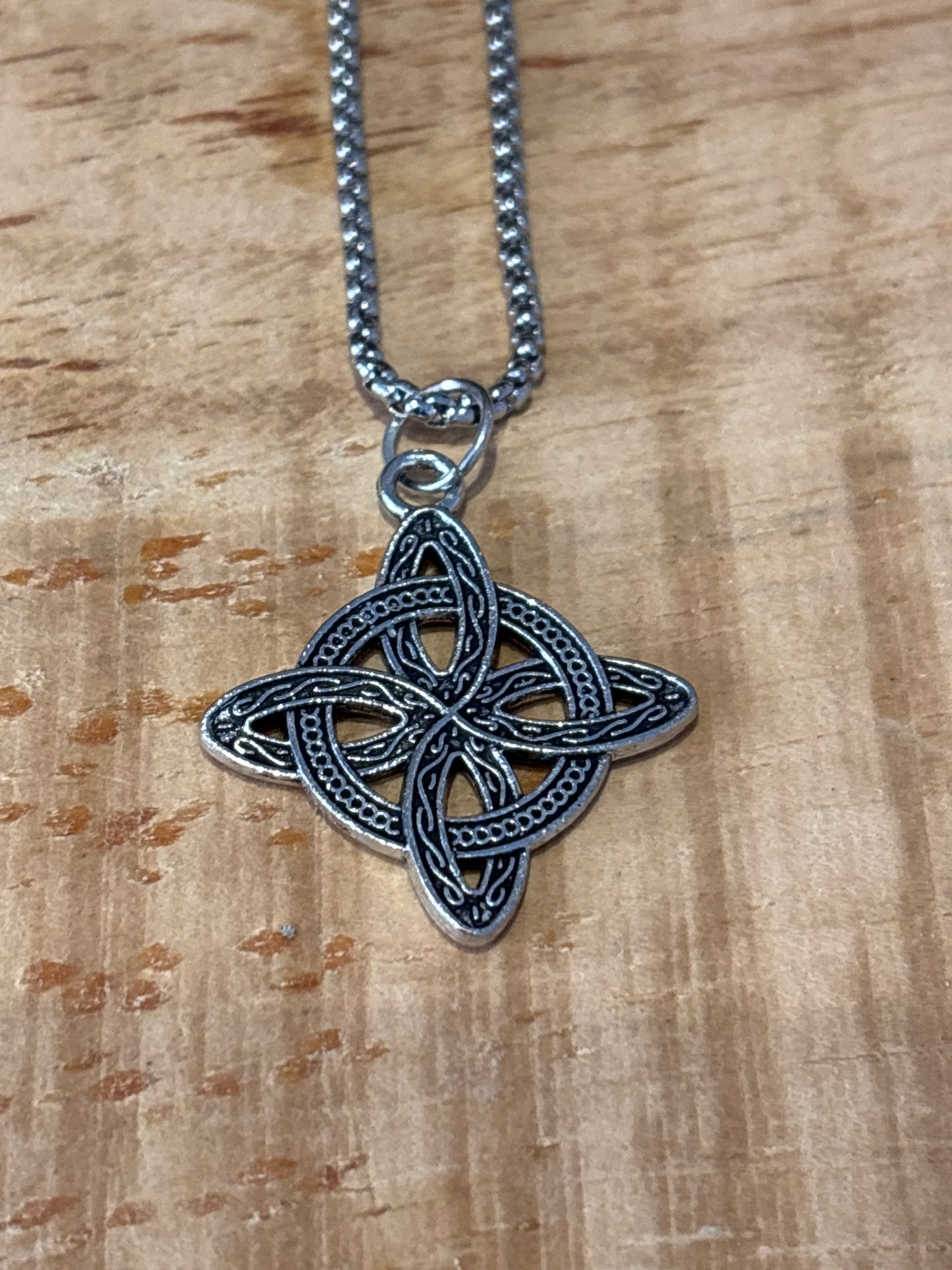 Pendentif – Noeud Celtique