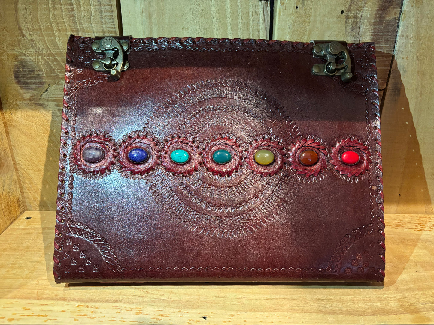 Livre en cuir BoS- 10 ‘’ x13’’ chakra