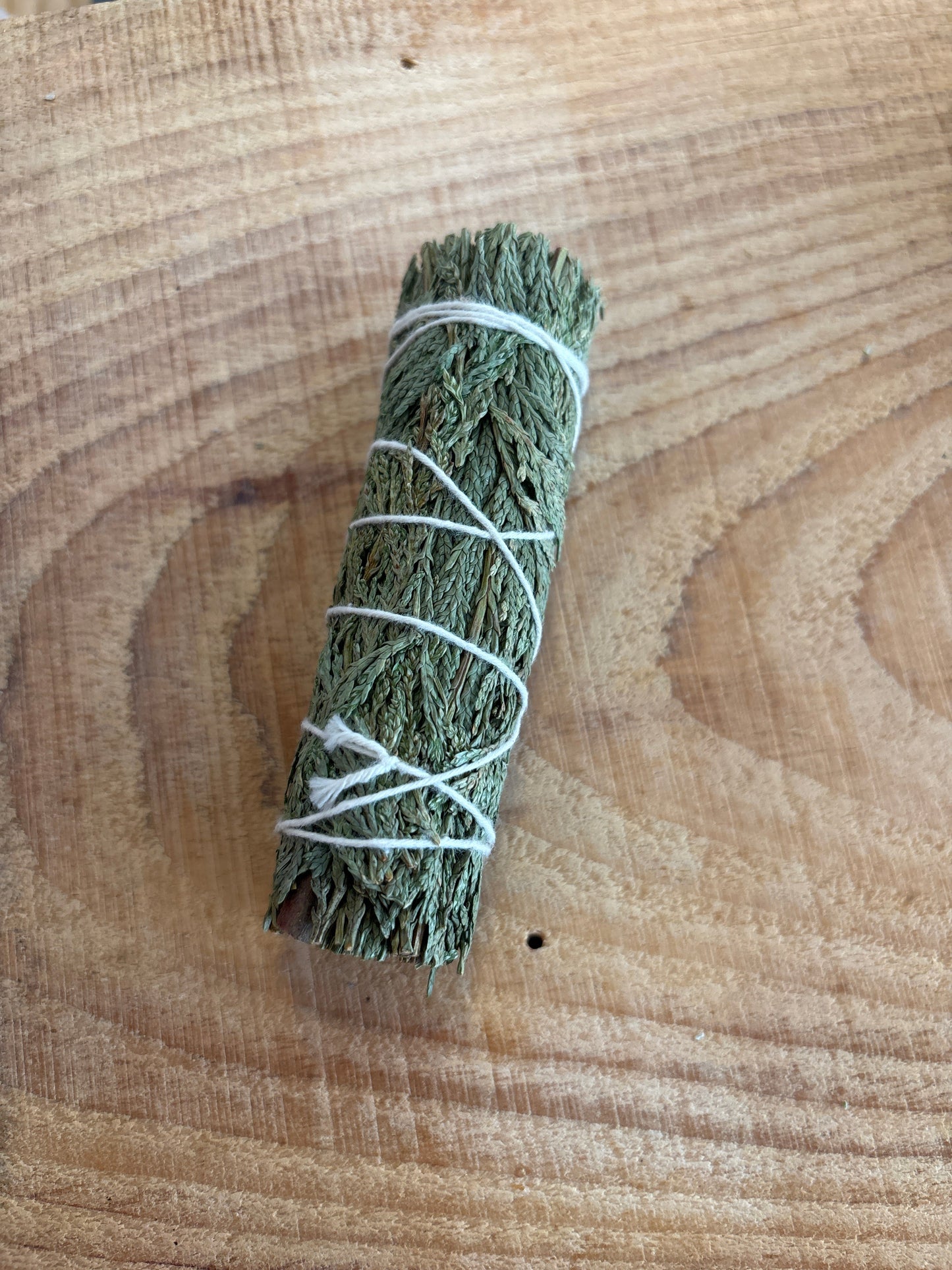 Bâtons de fumigation au cèdre mini 4 à 5 po