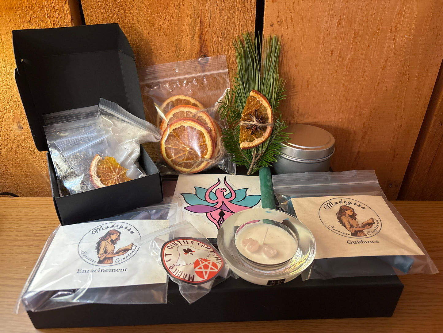Boîte de Yule - Salon expose ta magie ✨