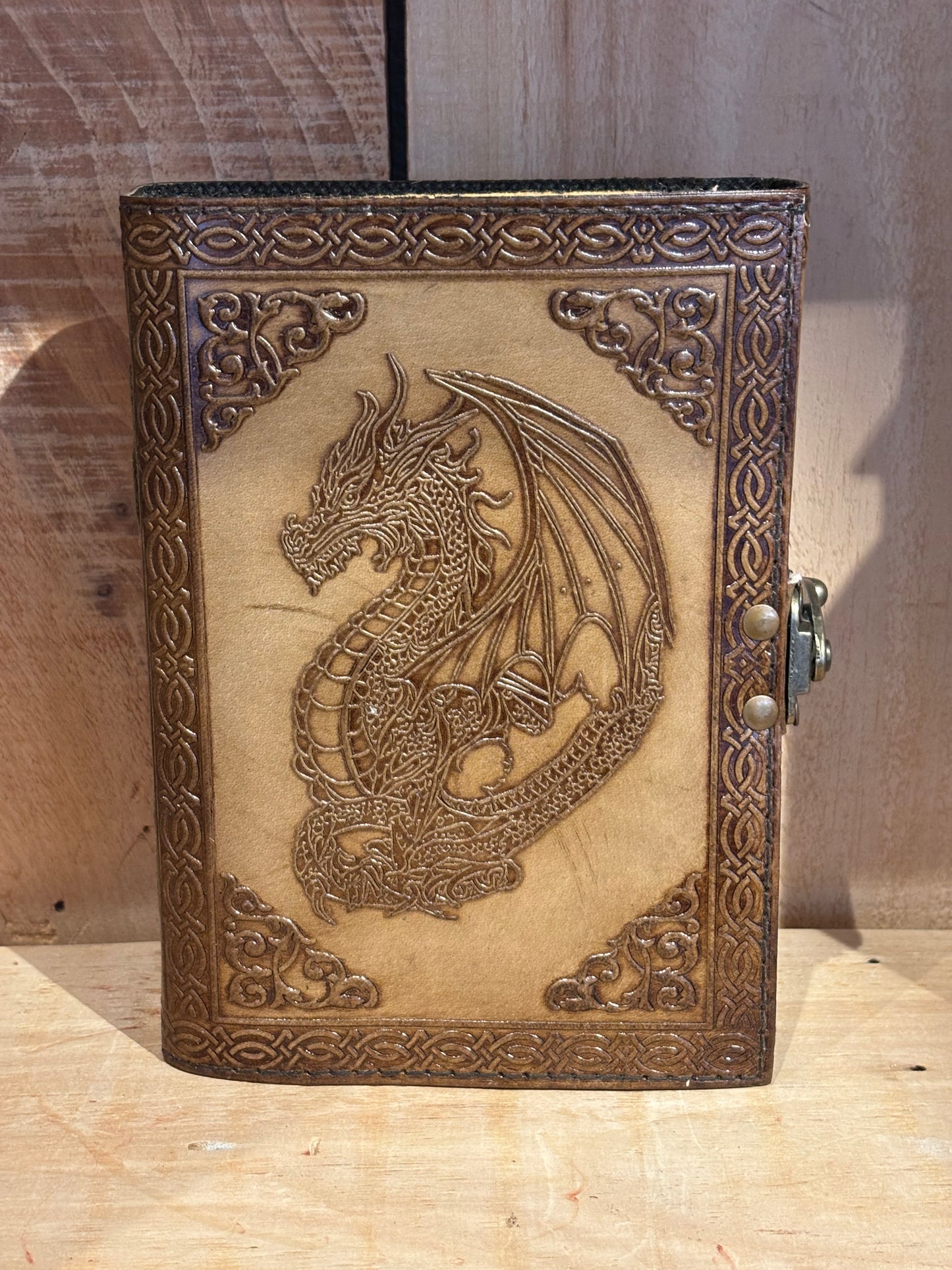 Livre en cuir BoS- Dragon